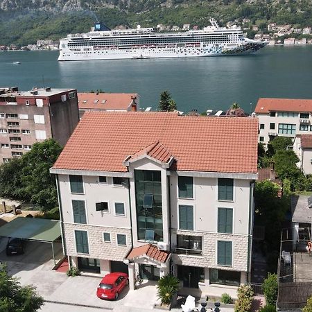 Promenade,5 Min Old Town Apartment Kotor Luaran gambar